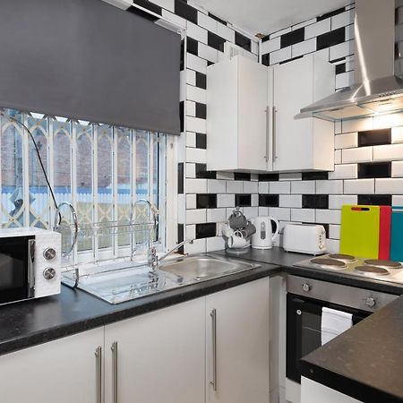 Central Roof Terrace Apartment สต็อกทอน-ออน-ทีส์ ภายนอก รูปภาพ
